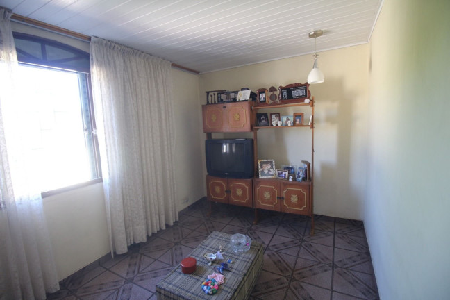 Imagem Casa com 4 Quartos à Venda, 131 m² em Uberaba - Curitiba