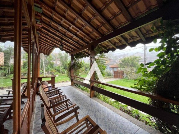 Imagem Casa com 5 Quartos à Venda, 350 m² em Iucas - Teresópolis
