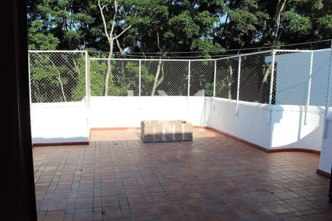 Imagem Sobrado com 3 Quartos à Venda, 405 m² em Tanque - Atibaia Imagem Sobrado com 3 Quartos à Venda, 405 m² em Tanque - Atibaia
