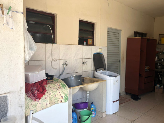Imóvel Comercial à Venda, 190 m² em Residencial E Comercial Cidade Jardim - Pindamonhangaba