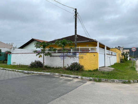 Casa com 4 Quartos à Venda, 250 m² em Centro - Penha
