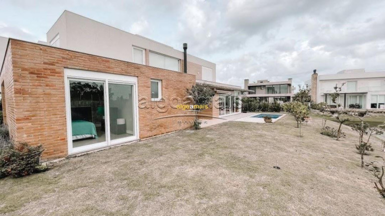 Imagem Casa com 3 Quartos à Venda, 300 m² em Condominio Celebration - Xangri-lá Imagem Casa com 3 Quartos à Venda, 300 m² em Condominio Celebration - Xangri-lá
