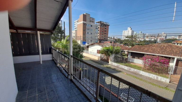 Imagem Sobrado com 6 Quartos à Venda, em Gravatá - Navegantes Imagem Sobrado com 6 Quartos à Venda, em Gravatá - Navegantes