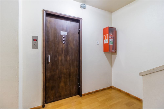 Imagem Imóvel com 3 Quartos à Venda, em Cidade Baixa - Porto Alegre Imagem Imóvel com 3 Quartos à Venda, em Cidade Baixa - Porto Alegre
