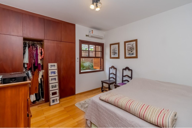 Imagem Casa com 4 Quartos à Venda, 310 m² em Moema - São Paulo Imagem Casa com 4 Quartos à Venda, 310 m² em Moema - São Paulo