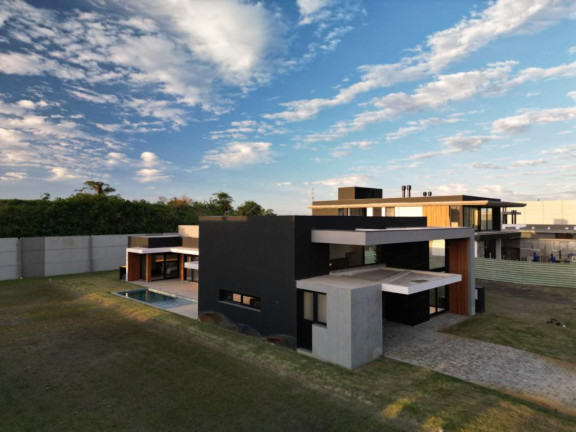 Imagem Casa com 4 Quartos à Venda, 244 m² em -- - Capao Da Canoa Imagem Casa com 4 Quartos à Venda, 244 m² em -- - Capao Da Canoa