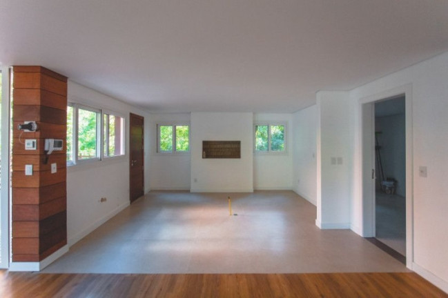 Imagem Casa de Condomínio com 4 Quartos à Venda, 385 m² em Centro - Gramado