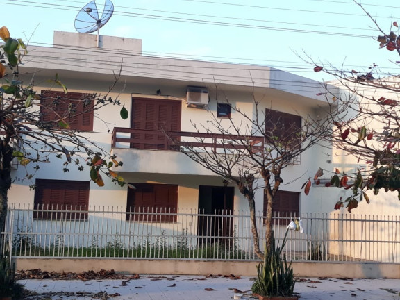 Imóvel com 5 Quartos à Venda, 220 m² em Centro - Torres