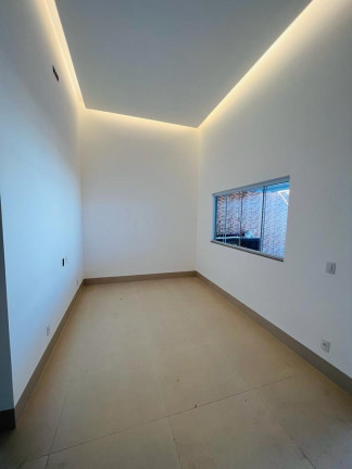 Imagem Casa com 3 Quartos à Venda, 200 m² em Moinho Dos Ventos - Goiânia Imagem Casa com 3 Quartos à Venda, 200 m² em Moinho Dos Ventos - Goiânia