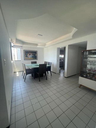 Imagem Apartamento com 4 Quartos à Venda, 220 m²