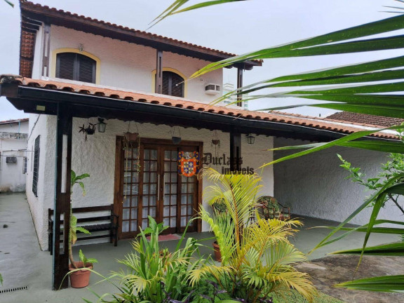 Sobrado com 4 Quartos à Venda, 200 m² em Canto Do Forte - Praia Grande