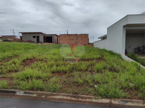 Terreno à Venda, 300 m² em Jardim Itamaraty - Lençóis Paulista