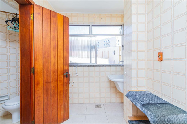 Imagem Imóvel com 2 Quartos à Venda, em Auxiliadora - Porto Alegre Imagem Imóvel com 2 Quartos à Venda, em Auxiliadora - Porto Alegre