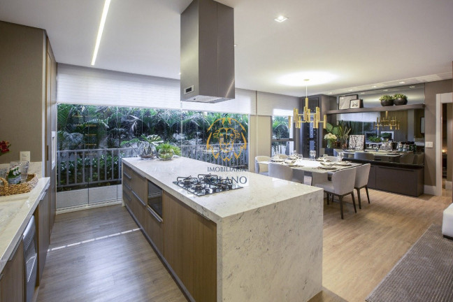 Apartamento com 2 Quartos à Venda, 201 m² em Centro - Curitiba