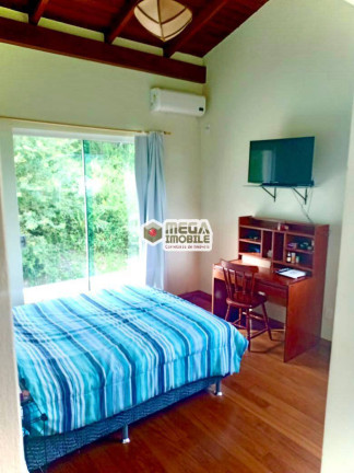 Imagem Casa com 4 Quartos à Venda, 225 m² em Trindade - Florianópolis Imagem Casa com 4 Quartos à Venda, 225 m² em Trindade - Florianópolis