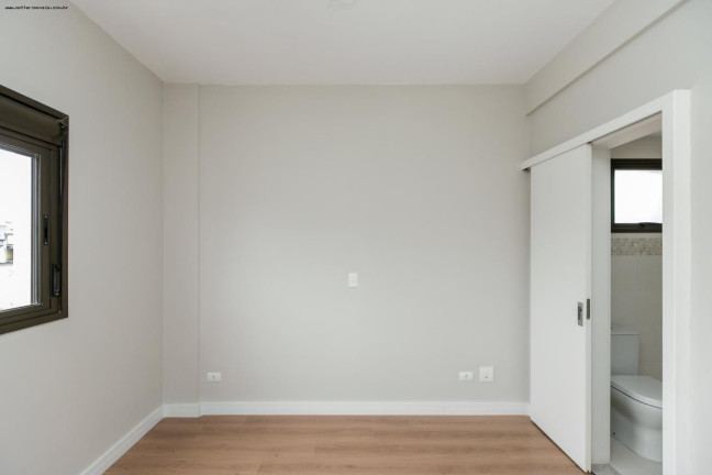 Imagem Apartamento com 2 Quartos à Venda, 143 m² em água Verde - Curitiba