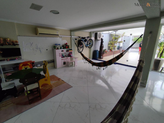 Imagem Sobrado com 3 Quartos à Venda, 310 m² em Sitio Cercado - Curitiba