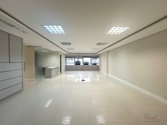 Sala Comercial à Venda, 200 m² em Centro - Florianópolis