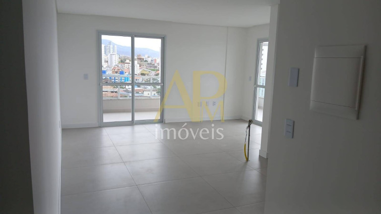 Apartamento com 2 Quartos à Venda, 78 m² em Barreiros - São José