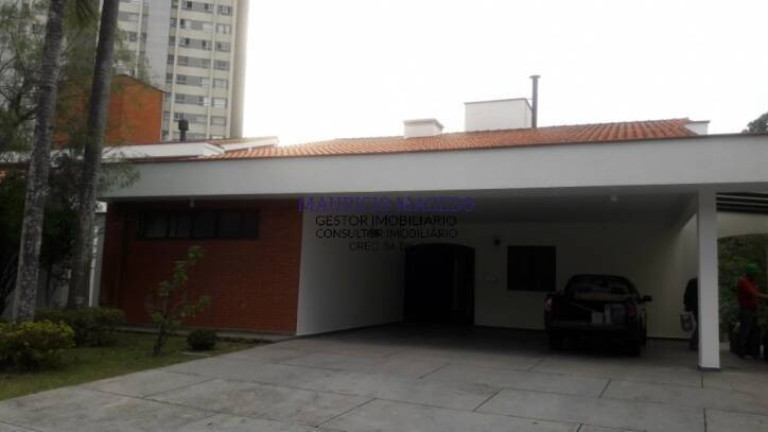 Casa com 5 Quartos para Alugar, 450 m² em Alphaville Residencial Um - Barueri
