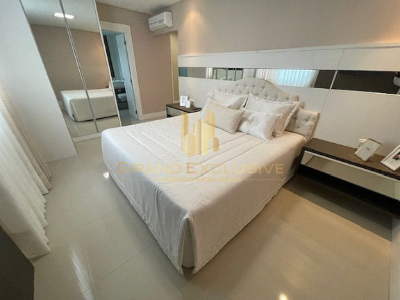 Imagem Apartamento com 3 Quartos à Venda, 135 m² em Centro - Balneário Camboriú Imagem Apartamento com 3 Quartos à Venda, 135 m² em Centro - Balneário Camboriú
