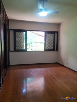 Imagem Casa com 4 Quartos à Venda, 185 m² em Jardim Cascata - Teresópolis