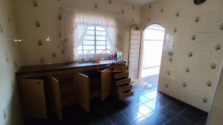 Imagem Casa com 3 Quartos à Venda, 300 m² em Jardim Longatto - Mogi Mirim Imagem Casa com 3 Quartos à Venda, 300 m² em Jardim Longatto - Mogi Mirim