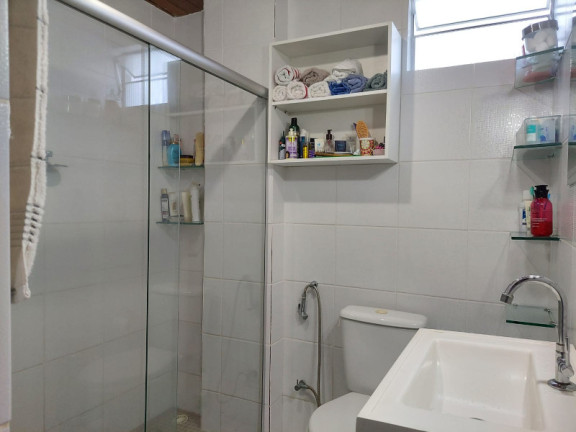 Imagem Casa com 3 Quartos à Venda, 240 m²