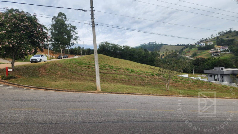 Terreno à Venda, 1.216 m² em Jambeiro - Jambeiro