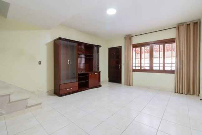 Casa com 3 Quartos à Venda, 142 m² em Jardim Santa Mena - Guarulhos