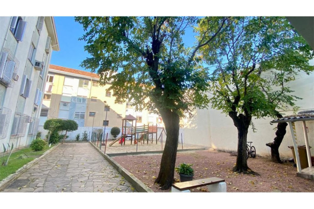 Imagem Imóvel com 2 Quartos à Venda,  em Menino Deus - Porto Alegre
