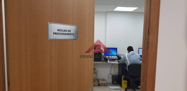 Imagem Sala Comercial à Venda, 320 m² em Centro - Niterói Imagem Sala Comercial à Venda, 320 m² em Centro - Niterói