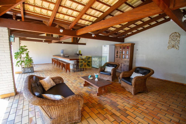Imagem Casa com 6 Quartos para Alugar ou Temporada, 805 m² em Centro - Bombinhas Imagem Casa com 6 Quartos para Alugar ou Temporada, 805 m² em Centro - Bombinhas