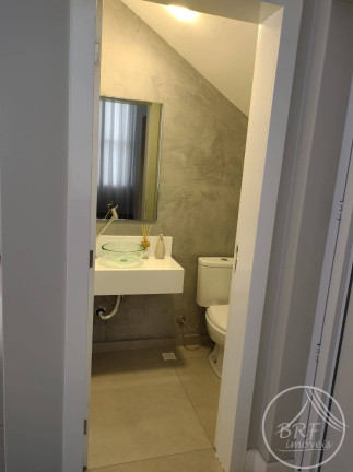 Imagem Casa com 3 Quartos à Venda, 327 m² em Estreito - Florianópolis Imagem Casa com 3 Quartos à Venda, 327 m² em Estreito - Florianópolis