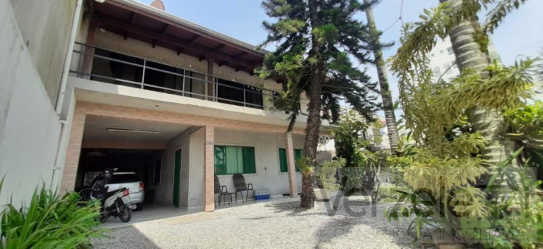 Imagem Casa com 6 Quartos à Venda, 230 m² em São Francisco De Assis - Camboriú Imagem Casa com 6 Quartos à Venda, 230 m² em São Francisco De Assis - Camboriú