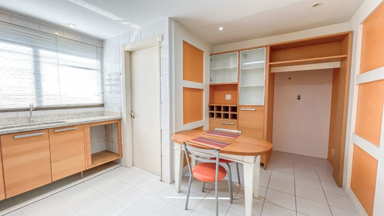 Imagem Apartamento com 3 Quartos à Venda, 159 m² em Bela Vista - Porto Alegre Imagem Apartamento com 3 Quartos à Venda, 159 m² em Bela Vista - Porto Alegre