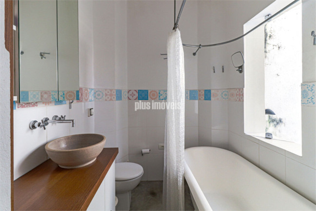 Imagem Casa com 2 Quartos à Venda, 180 m² em Vila Madalena - São Paulo Imagem Casa com 2 Quartos à Venda, 180 m² em Vila Madalena - São Paulo