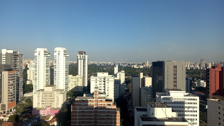 Imóvel com 2 Quartos à Venda, 215 m² em Cerqueira César - São Paulo