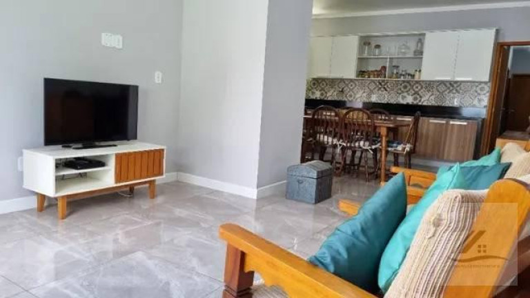 Casa com 3 Quartos à Venda, 111 m²