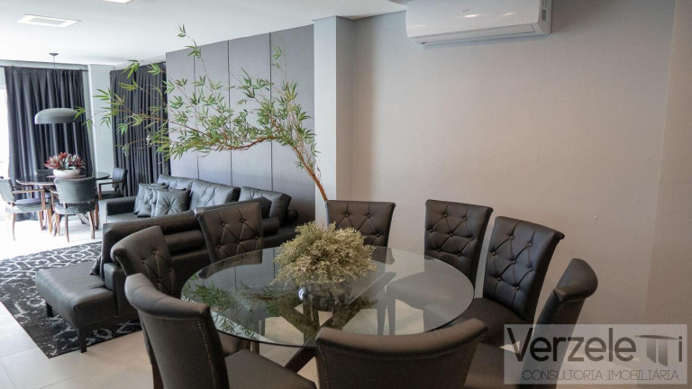Imagem Apartamento com 4 Quartos para Temporada, 250 m² em Centro - Balneário Camboriú Imagem Apartamento com 4 Quartos para Temporada, 250 m² em Centro - Balneário Camboriú