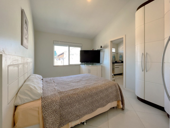 Imagem Casa com 3 Quartos à Venda, 295 m² em Coqueiros - Florianópolis