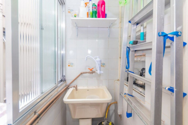 Imagem Imóvel com 3 Quartos à Venda, 64 m² em Vila Ipiranga - Porto Alegre