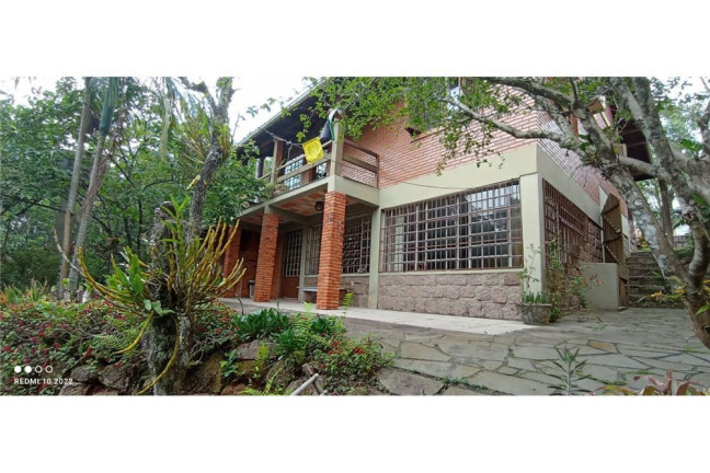 Imagem Casa com 2 Quartos à Venda, 210 m² em Vila Nova - Porto Alegre Imagem Casa com 2 Quartos à Venda, 210 m² em Vila Nova - Porto Alegre