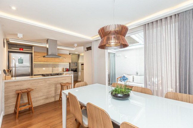 Sobrado com 3 Quartos à Venda, 144 m² em Boa Vista - Curitiba