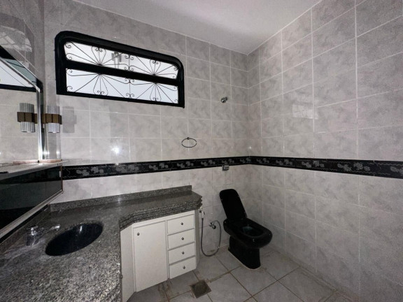 Imagem Casa com 3 Quartos à Venda, 373 m² em Setor Central - Goiânia