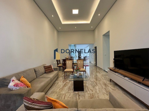 Imagem Casa com 3 Quartos à Venda, 400 m² em Guará I - Brasília Imagem Casa com 3 Quartos à Venda, 400 m² em Guará I - Brasília