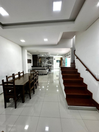 Imagem Casa com 3 Quartos à Venda, em Iririú - Joinville Imagem Casa com 3 Quartos à Venda, em Iririú - Joinville