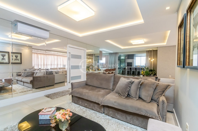 Imagem Cobertura com 4 Quartos à Venda, 215 m² em Centro - Balneário Camboriú