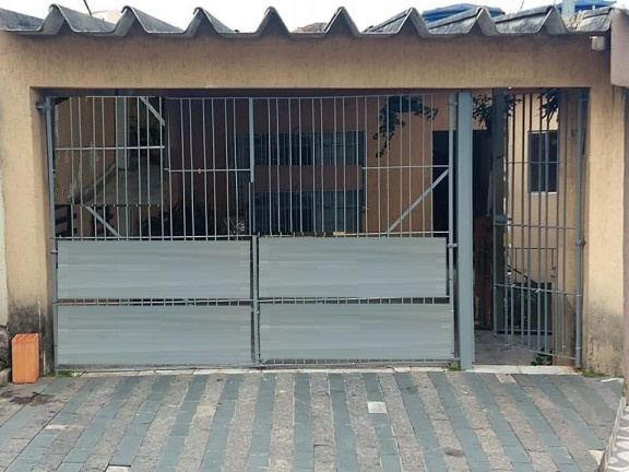 Casa com 6 Quartos à Venda,  em Parque Jaçatuba - Santo André