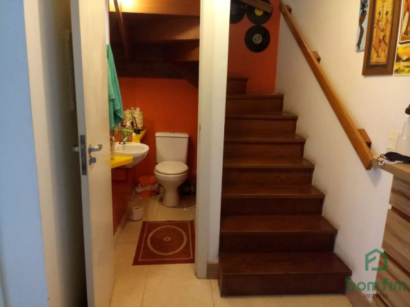 Imagem Sobrado com 3 Quartos à Venda, 150 m² em São Sebastião - Porto Alegre